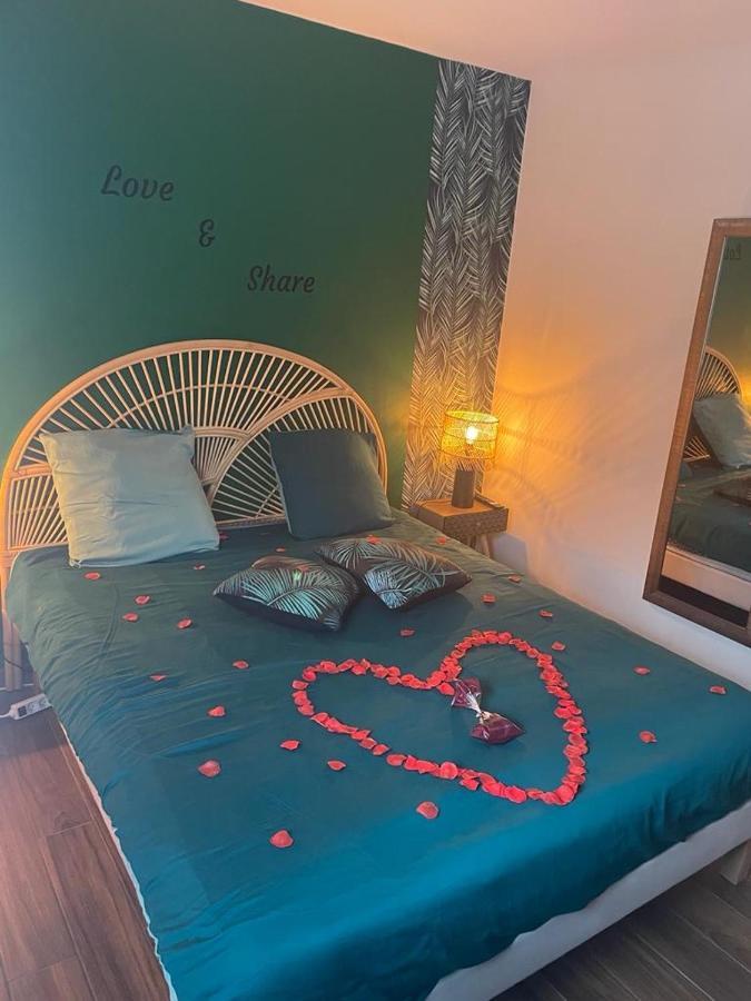 Suite Cosy&Jacuzzi Cenon Bagian luar foto